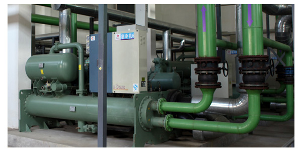 水冷螺桿冷水機(jī)組廠家完成測試，用戶安裝簡便