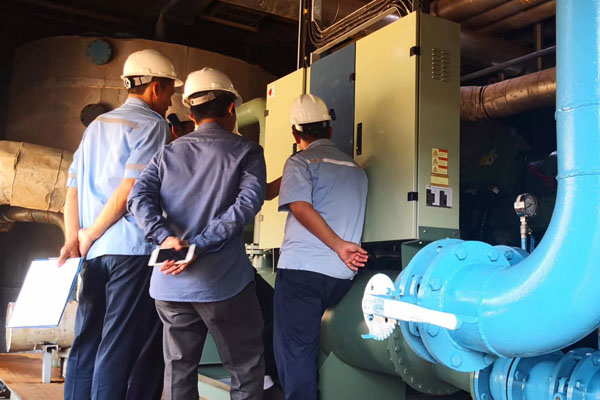 恒星冷水機(jī)組海外再添力作-----印尼知名企業(yè)制冷系統(tǒng)順利驗收